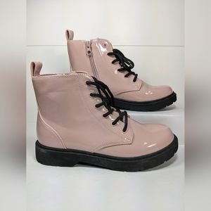 NWOT pink patent combat boots, girls 4 and fits like a women's 7. Never worn